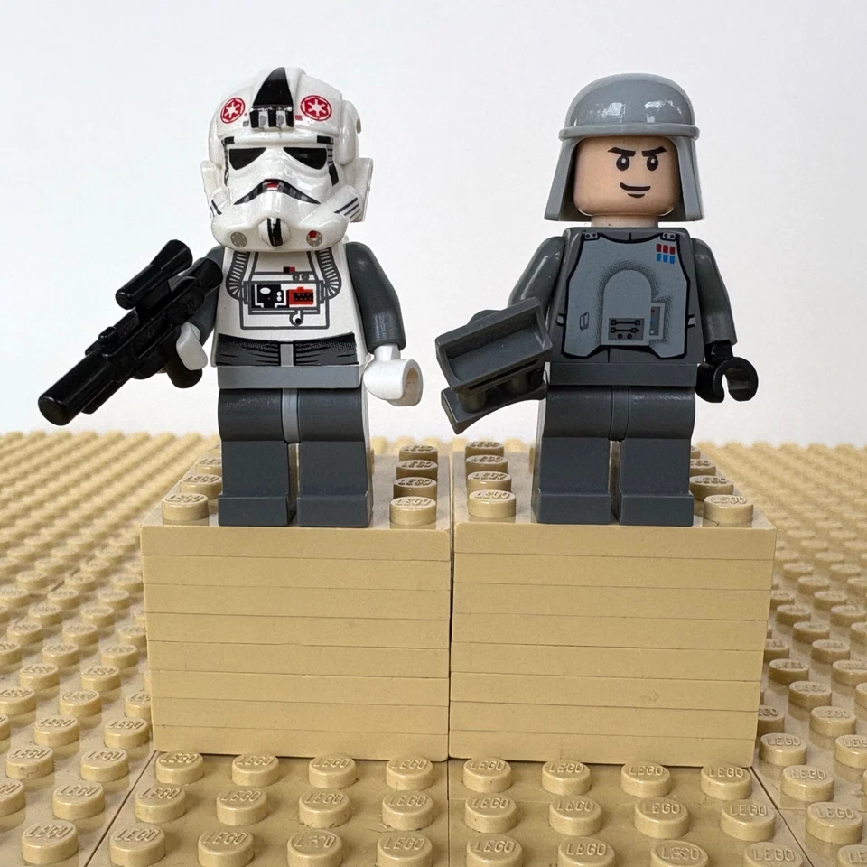 LEGO Star Wars 4/5/6: Conductor + Oficial + 2 Snowtroopers sw0261, sw0262, sw0115 Foto 2 de 4