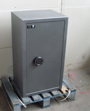 Tresor VdS S2 + Stufe VDMA B Elektronikschloß Wertschutzschrank Möbel Safe 114Kg