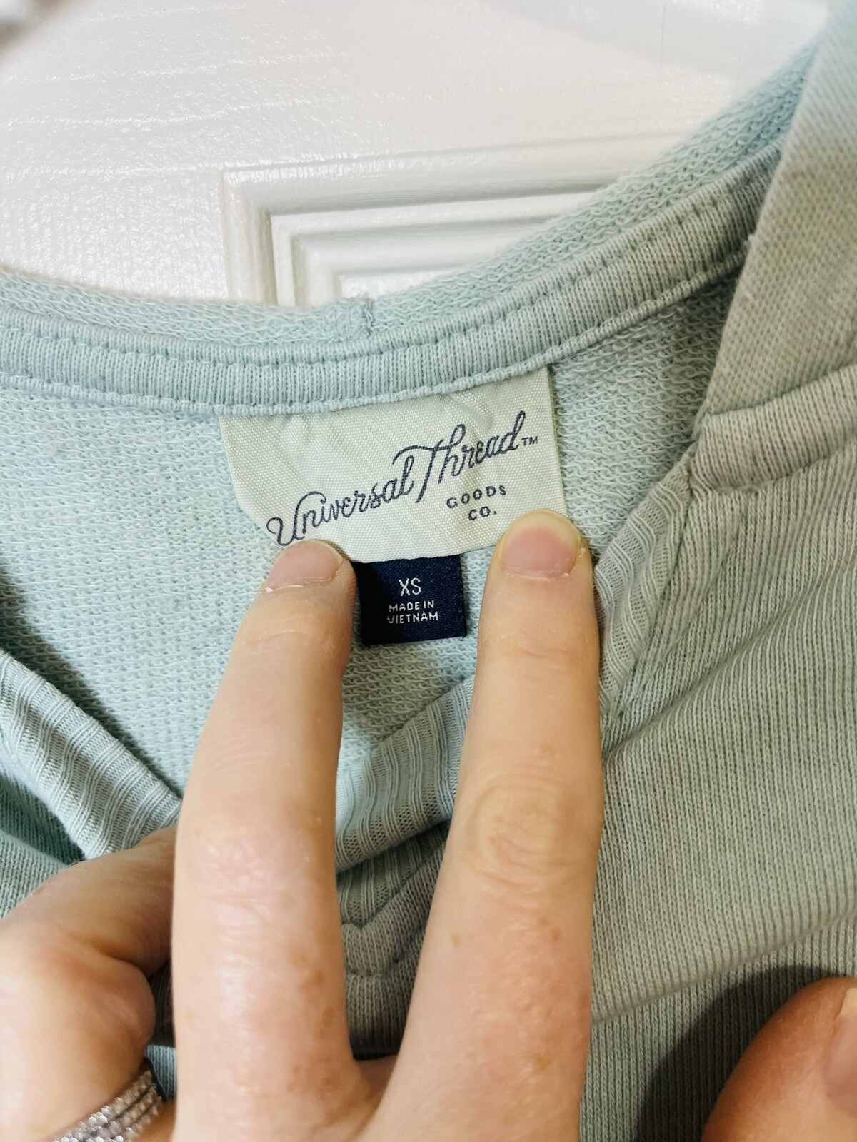 Universal Thread Lightweight Sweatshirt Hoodie Mi… - image 3