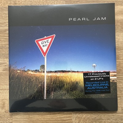 Pearl Jam   give way  2 x LP Album vinyl record  RSD 2023 Ltd ed . Cover defect 