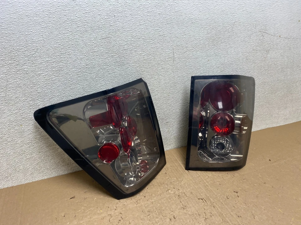 Juego de luces traseras laterales izquierda+derecha Jeep Grand Cherokee 2005 a 2006 U0581 DG Foto 3 de 4