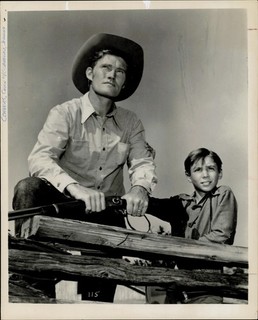 1964 Press Photo Promo TV Show The Rifleman Chuck Connors Johnny Crawford