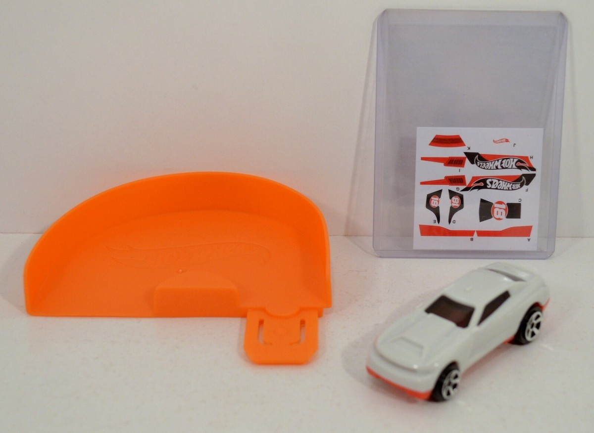 2019 D-Muscle Tight Turn Ramp McDonald's Happy Meal Toy #4 Mattel Hot Wheels