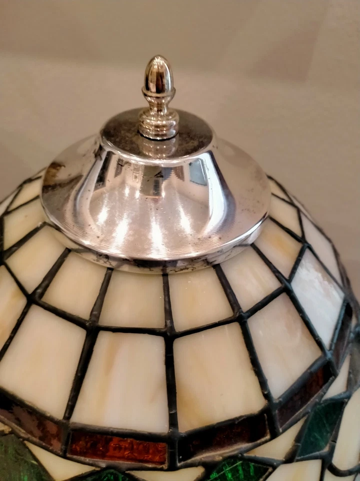 Lampada da Tavolo Stile Tiffany in Argento 925 con Paralume in Vetro Colorato - Immagine 2 di 4