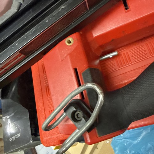 Milwaukee Tool 2744-20 M18 Fuel 21-Degree Framing Nailer (Tool Only) - Afbeelding 7 van 9