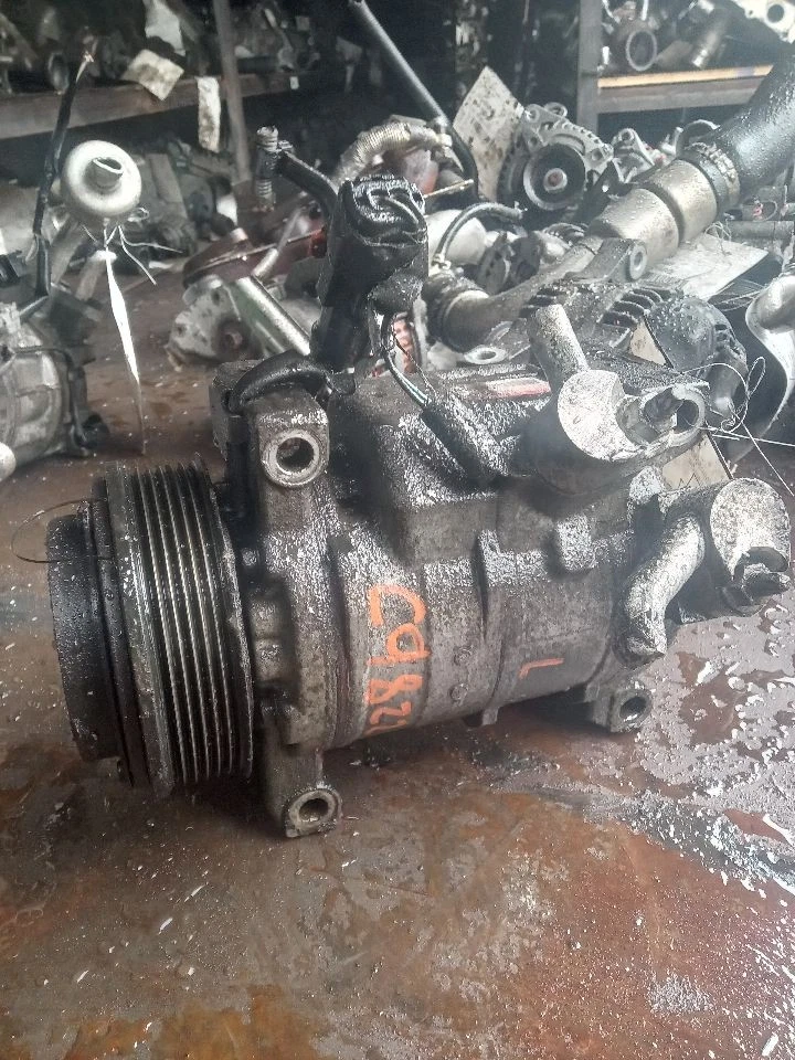 Used A/C Compressor fits: 2009 Chrysler Town & country 3.3L w/rear AC Grade A Foto 2 de 4