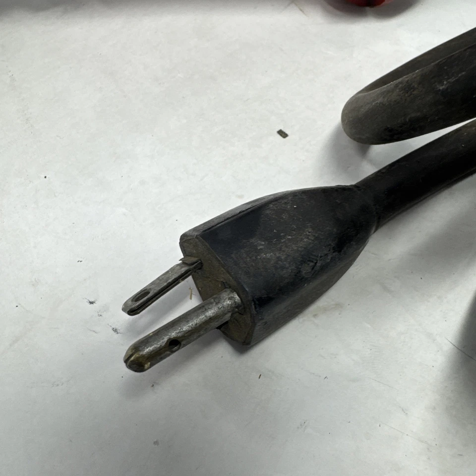 Milwaukee Model 6052 Heavy Duty 9” Sander / Grinder 5500  RPM 13 Amp Working - Image 4 of 4