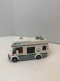 LEGO City 60057 Camper Van RV Motorhome 2014 w/ 2 Minifigures Retired