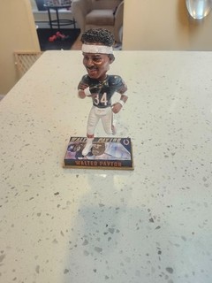 Walter Payton #34 RB Legends of the Field Bobblehead