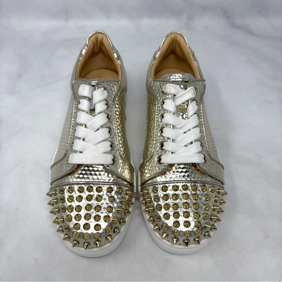NUEVO Christian Louboutin Vieira Orlato Spike Tachonado Con Cordones Tenis Zapatos Dorado Foto 3 de 4