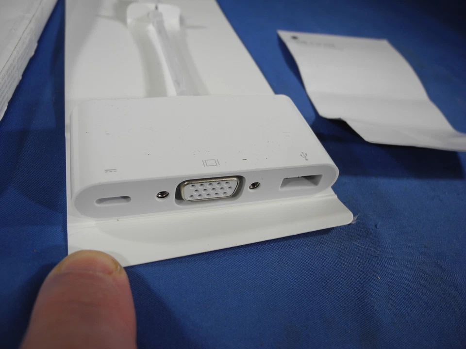 GENUINE Original Apple USB-C to VGA Multiport Adapter MJ1L2AM/A Model A1620. - Image 3 of 4