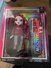 Rainbow High - Shadow High - Scarlet Rose - 592785