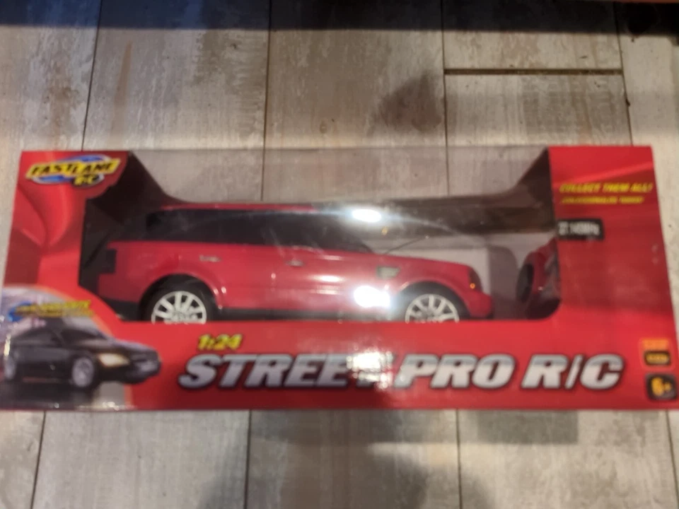 RARE 2009 RANGE ROVER Street Pro Fast Lane RC Car Toys R Us 1:24 NEW OLD STOCK - Image 2 of 3