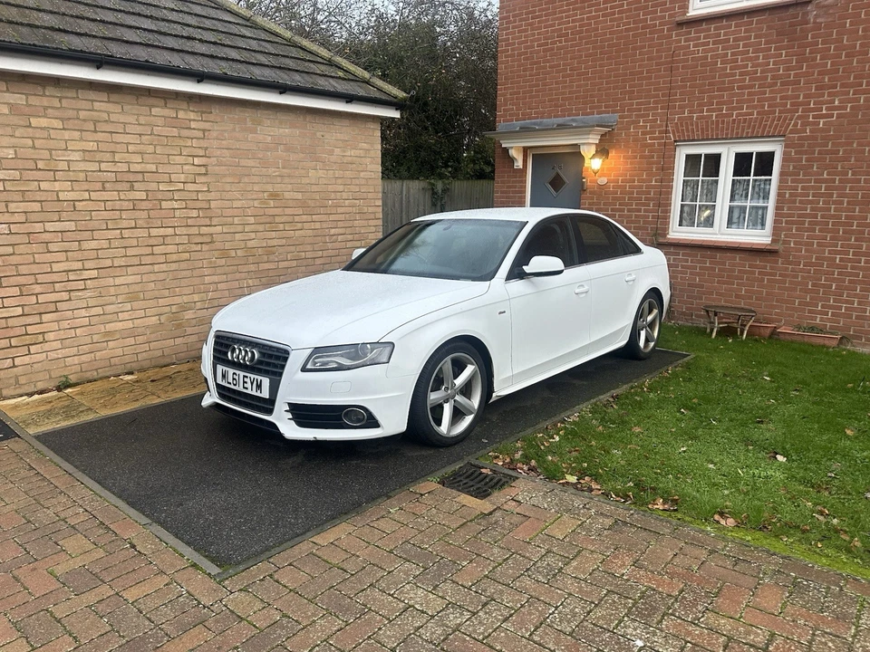 2011 Audi A4 2.0 Tdi S line - Image 3 of 4