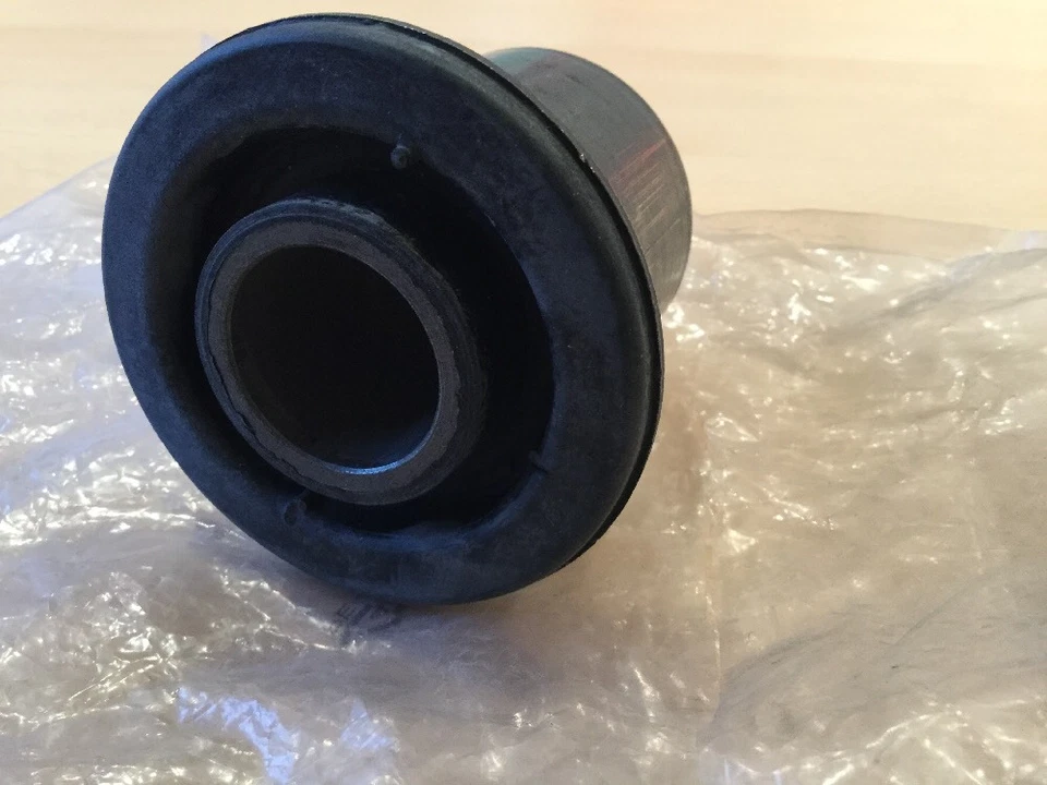 BNIB GENUINE VAUXHALL MOVANO A  FRONT SUSPENSION ARM  FRONT BUSH DAMPER  9160394 - Image 4 of 4
