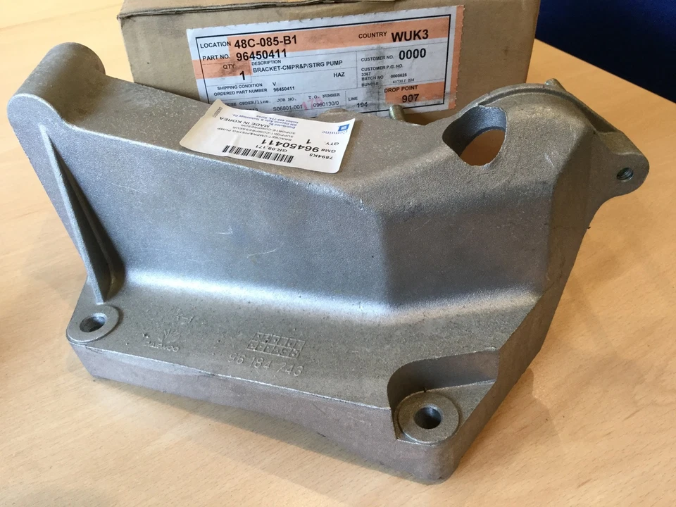 BNIB GENUINE CHEVROLET NUBIRA LACETTI AVEO Compressor Pump Bracket 96450411 - Image 4 of 4