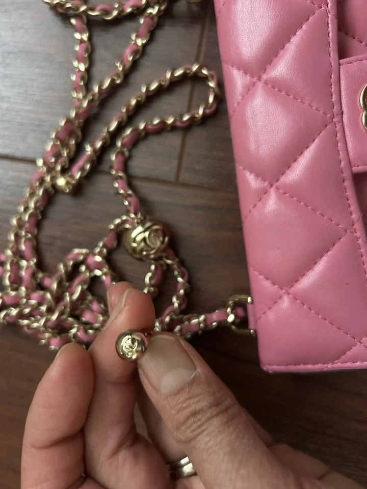 Funda de teléfono CHANEL iPhone Pro Max (se adapta a 12 Pro Max, 13 Plus, 14 Plus) Foto 2 de 4