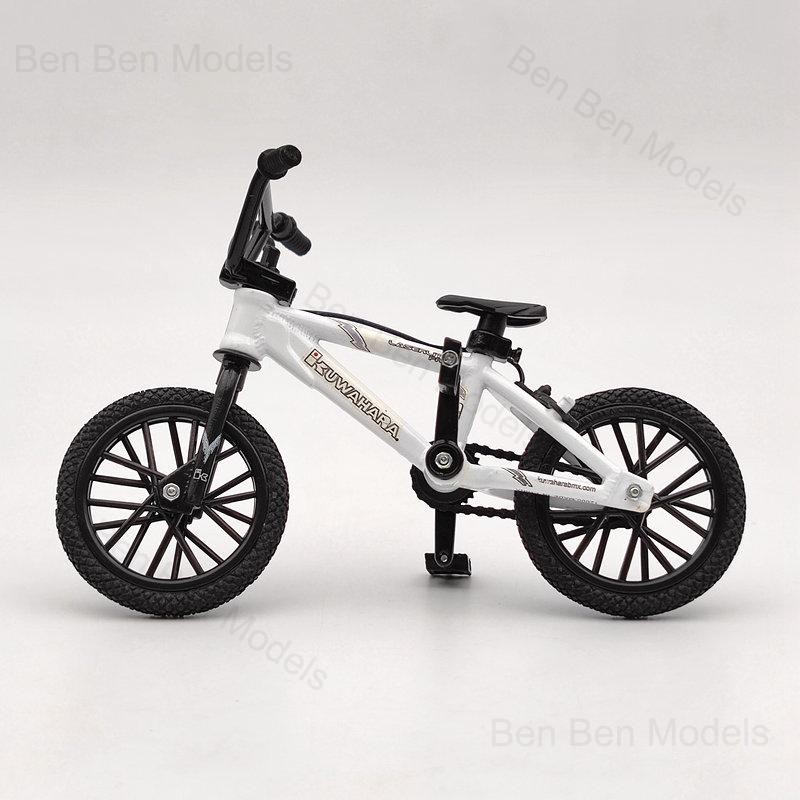 FLICK TRIX Miniature BMX Finger Bike PREMIUM Toys White Diecast