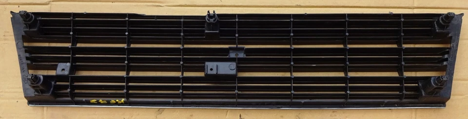 Toyota Corolla KE70 KE73 SW Van Wagon Modelo 1982 84 Máscara Rejilla Radiador Delantero  Foto 2 de 4