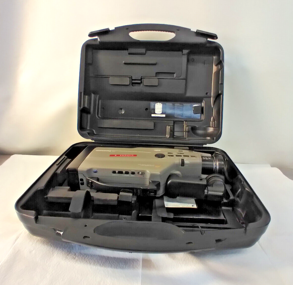 Panasonic AG-188 x14 Zoom Lens VHS Reporter Movie Camcorder w