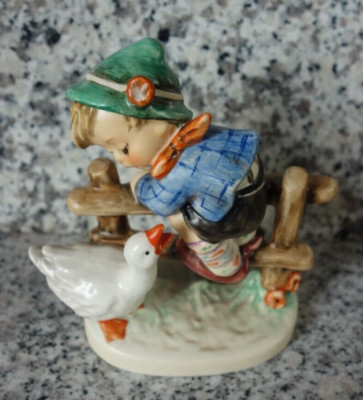 Hummel Figur Hum 195/2/0 ''Angsthase * Barnyard Hero'' FM 7 * neue Ausführung !