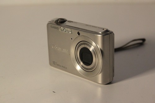 Casio EXILIM ZOOM EX-Z1000 10.1MP Digital Camera - for parts - Picture 5 of 6