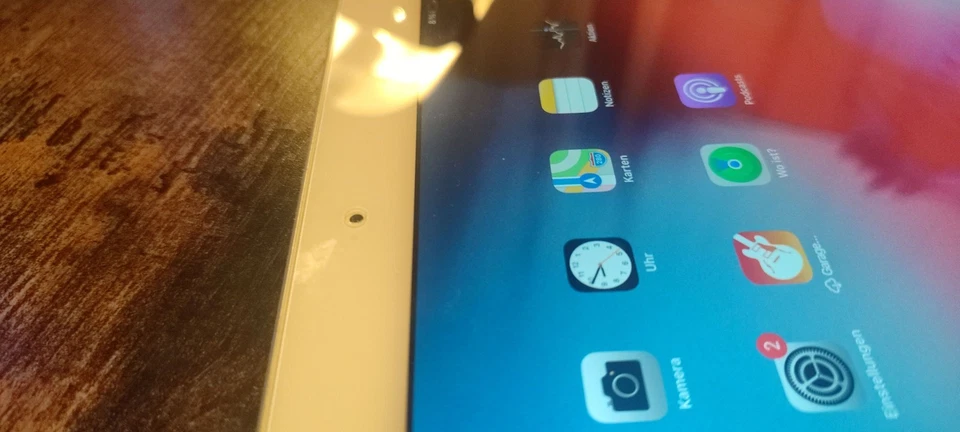 Apple iPad (6th generation) · 32GB · Wi-Fi, Foto 2 von 5