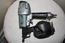 Hitachi NV65AH COIL SIDING NAILER ( Made In Japan)