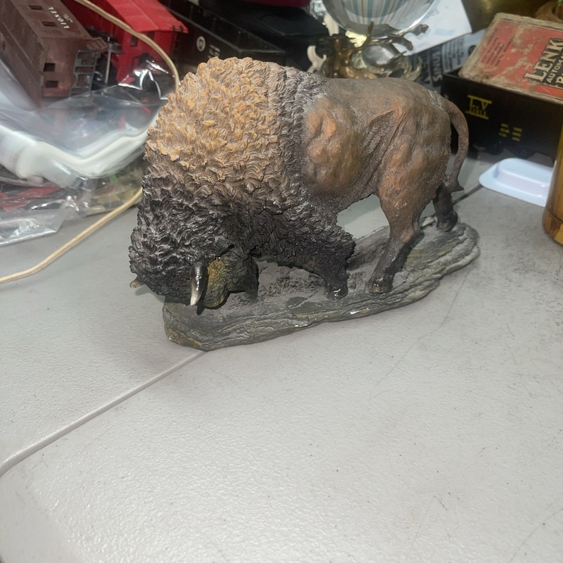 Bison Buffalo 8in Brown Western   Figurine  Polyresin' Beautiful