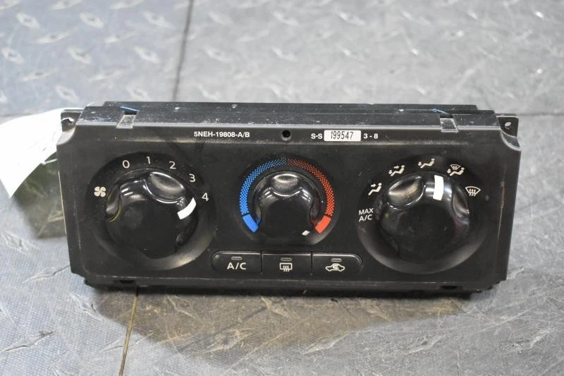 Nissan Frontier 2005-2008 doble cabina manual aire acondicionado calefacción unidad de control de temperatura OEM Foto 2 de 4