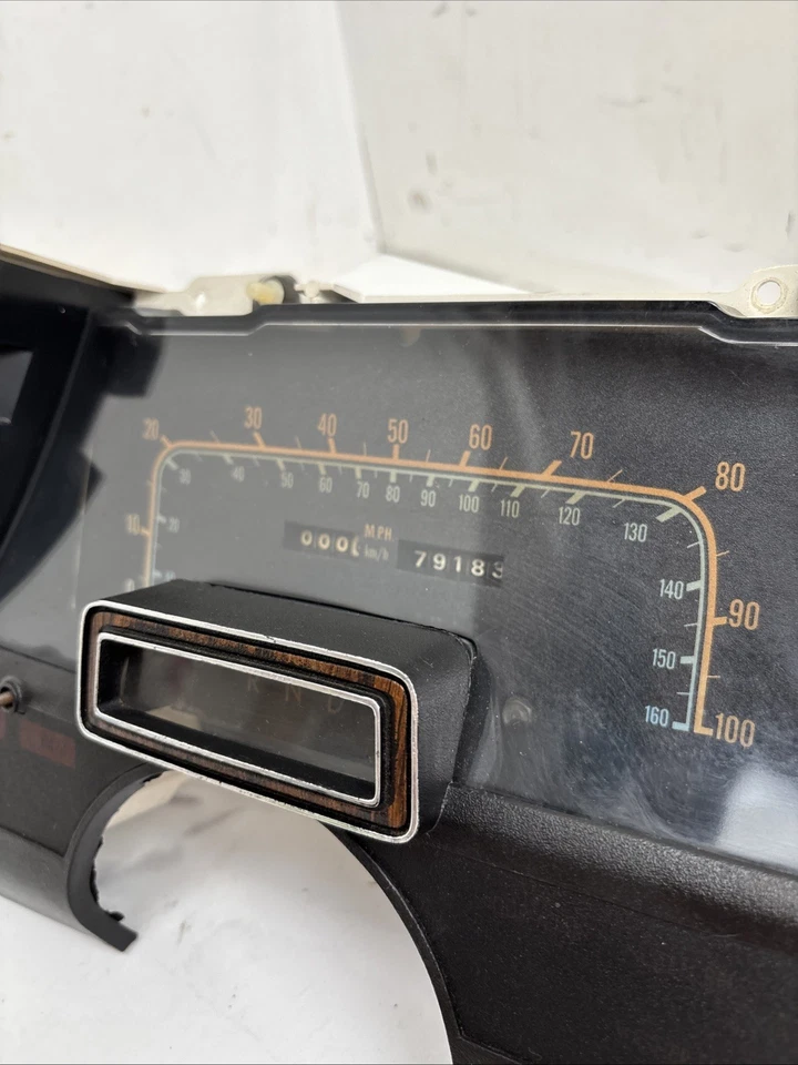 Chrysler Newport 1975 y 1976 cuadro de instrumentos velocímetro medidores cuerpo C Foto 3 de 4