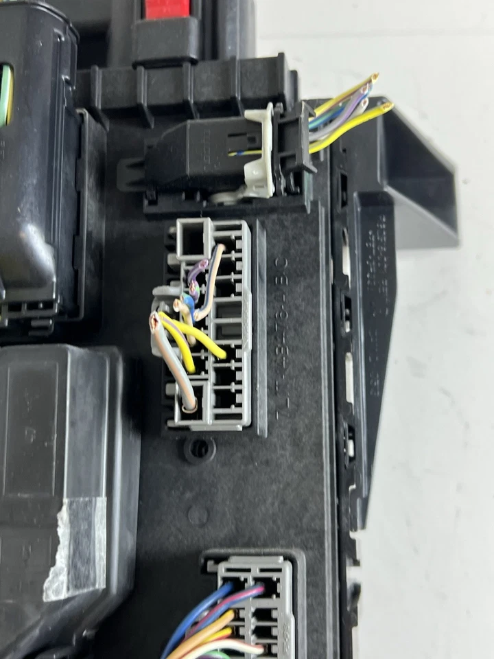 2010 FORD EDGE MULTIFUNCTION FUSE RELAY JUNCTION CABIN BOX AT4T15604BC OEM - Image 2 of 4