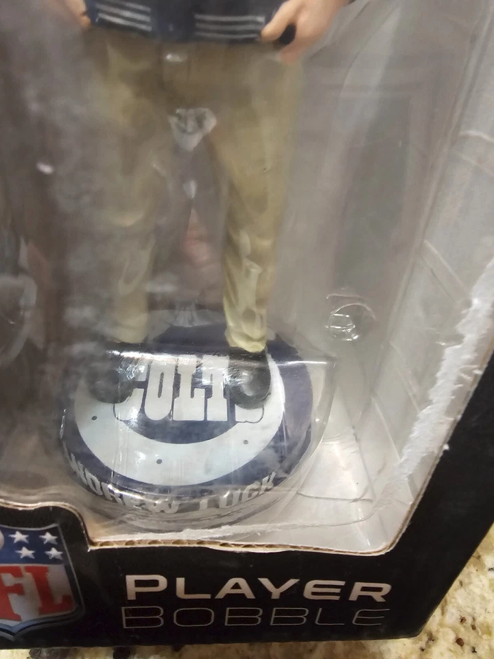 Chaqueta universitaria Bobblehead Andrew Luck Foco de los Indianapolis Colts Foto 4 de 4