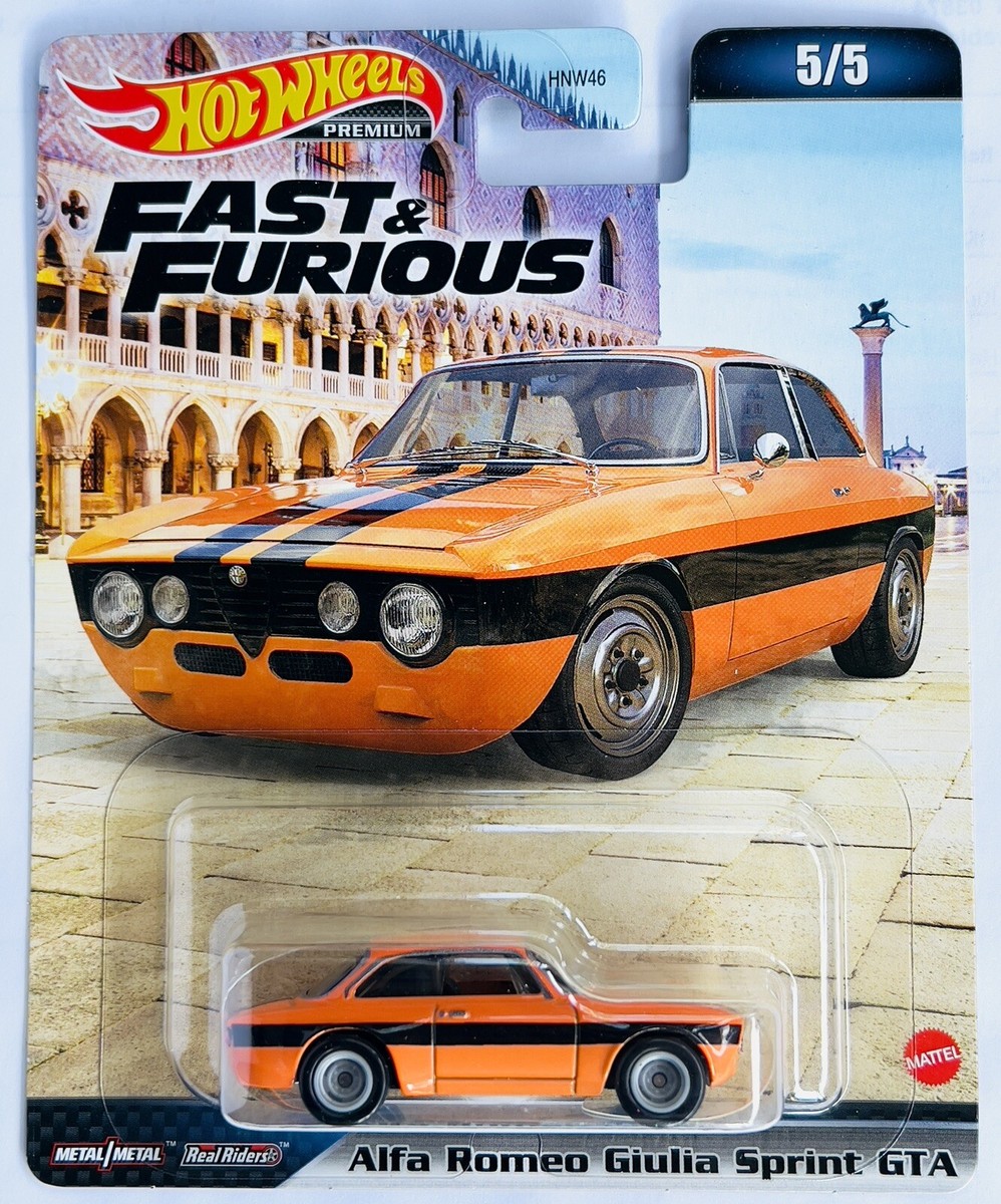 ミニカー Hot Wheels ALFA ROMEO GIULIA SPRINT GTA Amazon.com: Hot Wheels Alfa Romeo Giulia Sprint GTA Vehicle