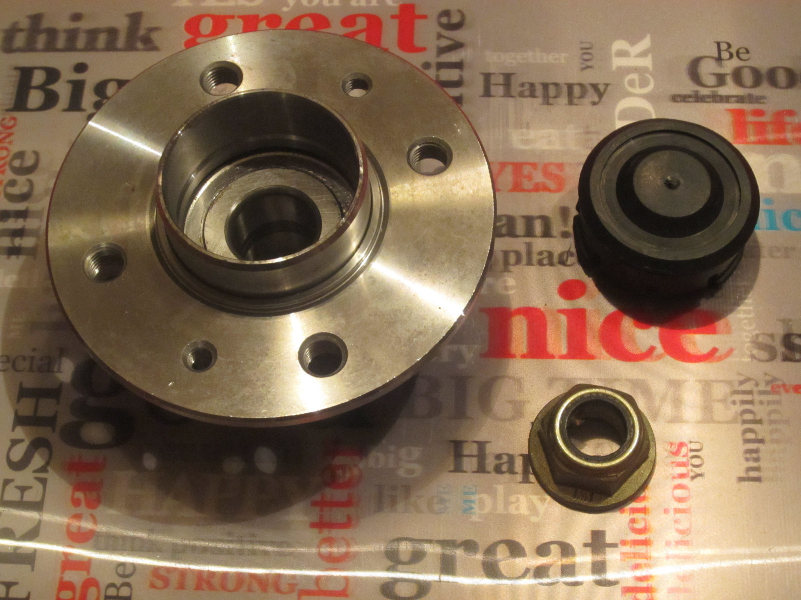 Roulement de roue arriere SNR Kangoo Nissan piece neuve essieu