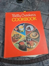 Vintage Betty Crocker's Red Pie Cookbook 1970 2nd Print Ok Cnd 5-Ring Hc