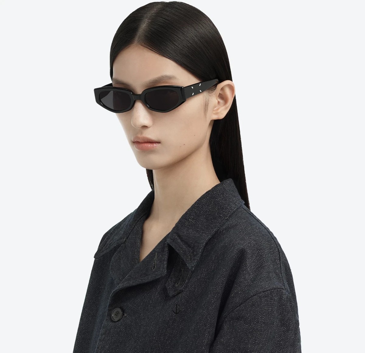 Gentle Monster Maison Margiela MM205 01 cat-eye sunglasses Black