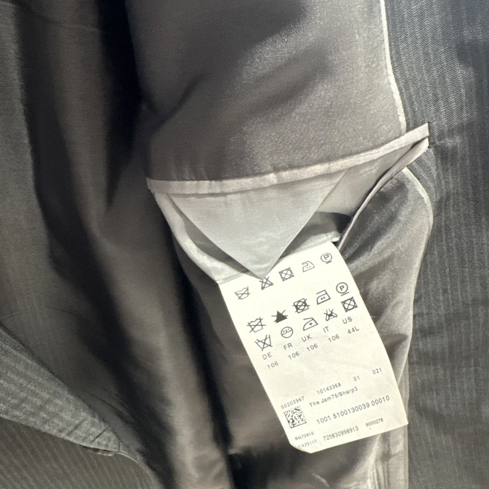 Juego de cuatro trajes/blazers HUGO BOSS en varias tallas/tonos de azul y gris. Foto 4 de 4