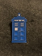 TARDIS Lapel Pin Doctor Who Space Time Vehicle Blue Police Public Call Box