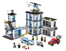 LEGO CITY 60141 Police Station 100% Complete with Minifigures