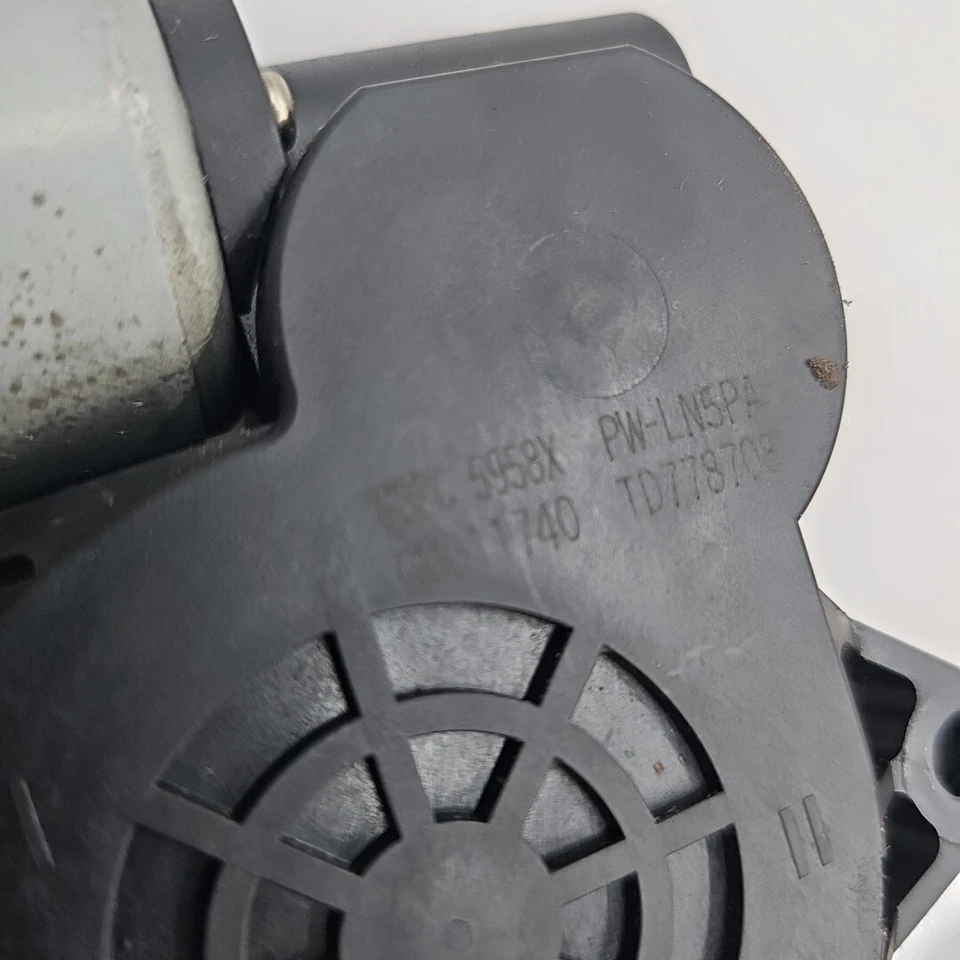 2007 - 2012 MAZDA CX-7 CX7 REAR RIGHT PASSENGER SIDE WINDOW MOTOR OEM - Image 3 of 3