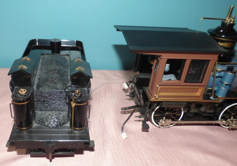 Bachmann 81495 1:20.3 Narrow Gauge Baldwin 2-6-0 Mogul Steam Locomotive & Tender - Image 3 of 4