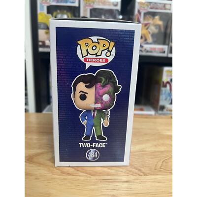 EXCLUSIVE Two-Face Flipping Coin Funko Pop #484 Batman DC Comics