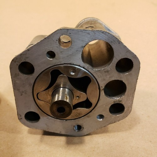 Original Datsun 240Z 260Z 280Z 280ZX Nissan Schadek Oil Pump Assembly - Picture 11 of 15