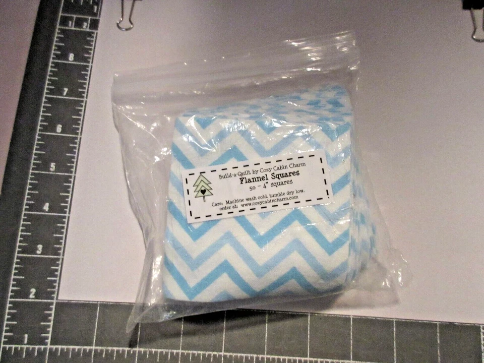 Nuevo en Paquete ~ Construir-a-colcha por Acogedor Dije de Cabina Franela Cuadrados-50-4" Cuadrados ~ Azul/Blanco Foto 3 de 3