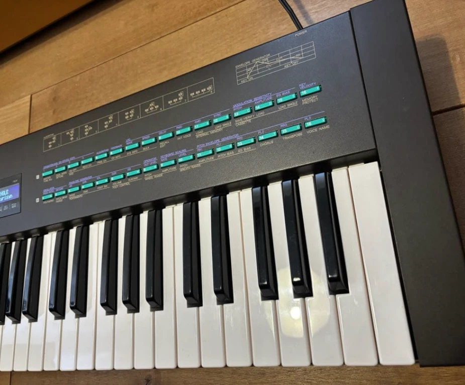 YAMAHA DX21 DIGITAL PROGRAMMABLE ALGORITHM SYNTHESIZER 61-Key FM 2-Channel - Image 3 of 4