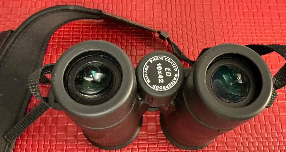 ZHUMELL 10X42 SHORT BARREL WATERPROOF BINOCULARS - Image 4 of 4