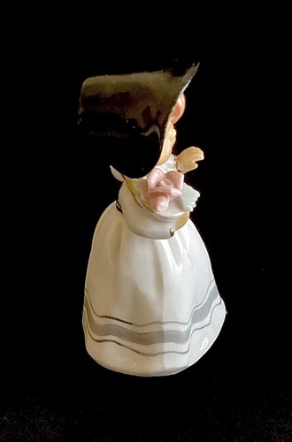 Vintage Lefton Figurine Girl In Black Bonnet with Bouquet of Flowers - Picture 2 of 5