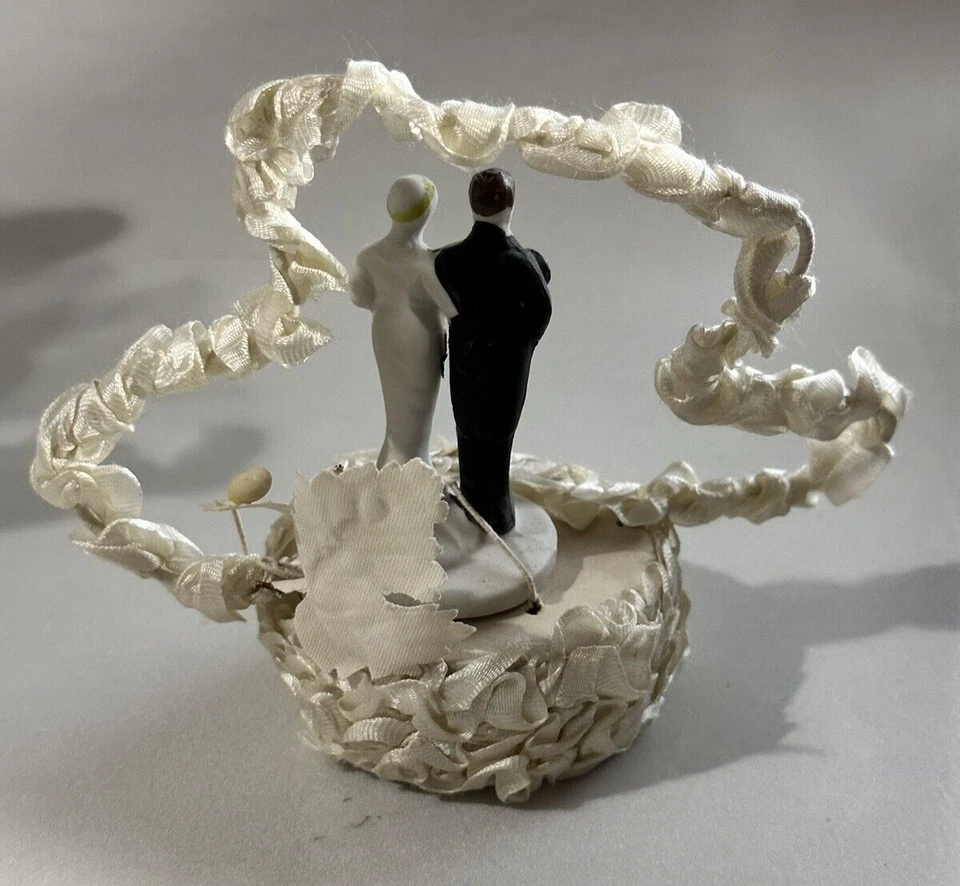 Antiguo tocado de boda de los años 30 y adorno de pastel vestido de sirena de novia novio Argent Co Foto 4 de 4