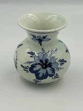 Vintage  Delft Blauw Hand Painted  Holland Pottery Blue White Vase 3 1/2"
